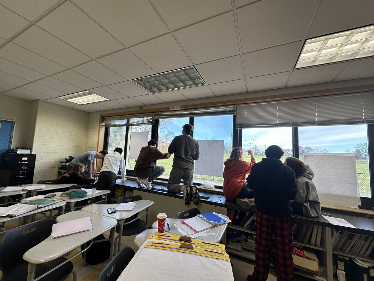 MsCPolanish's tweet photo. Using VNPSs and collaboration to understand the connections between infinite Riemann sums and approximations #peterliljedahl #buildingthinkingclassroomsinmathematics @CommackSchools #ibhl #apcalcbc #polanpics https://t.co/xqwIbyY6ae