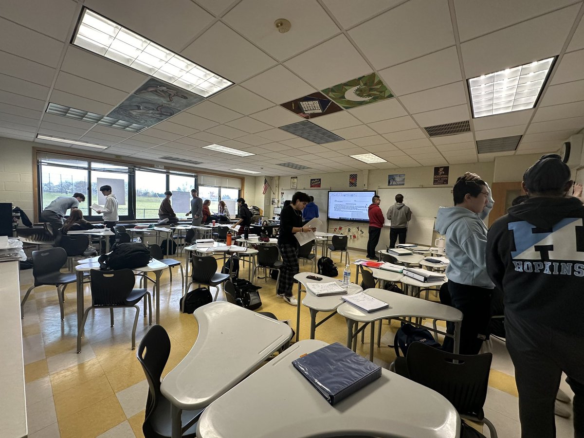 MsCPolanish's tweet photo. Using VNPSs and collaboration to understand the connections between infinite Riemann sums and approximations #peterliljedahl #buildingthinkingclassroomsinmathematics @CommackSchools #ibhl #apcalcbc #polanpics https://t.co/xqwIbyY6ae