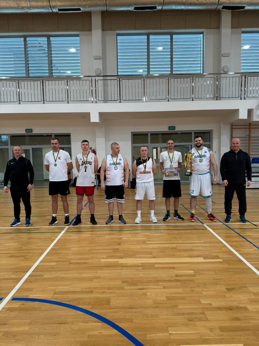 1WBPanc's tweet photo. Sport wspiera zdrowy rozwój fizyczny i psychiczny, kształtuje charakter oraz buduje ducha drużyny.
Dziś odbyły się Mistrzostwa #1WBPanc w piłce koszykowej 🏀
Po zaciętej walce na podium stanęli:
🥇 #bz
🥈 #bdow
🥉#3bcz
MVP- kpr Damian
🙌🏻 Gratulujemy https://t.co/8EAv78klRo