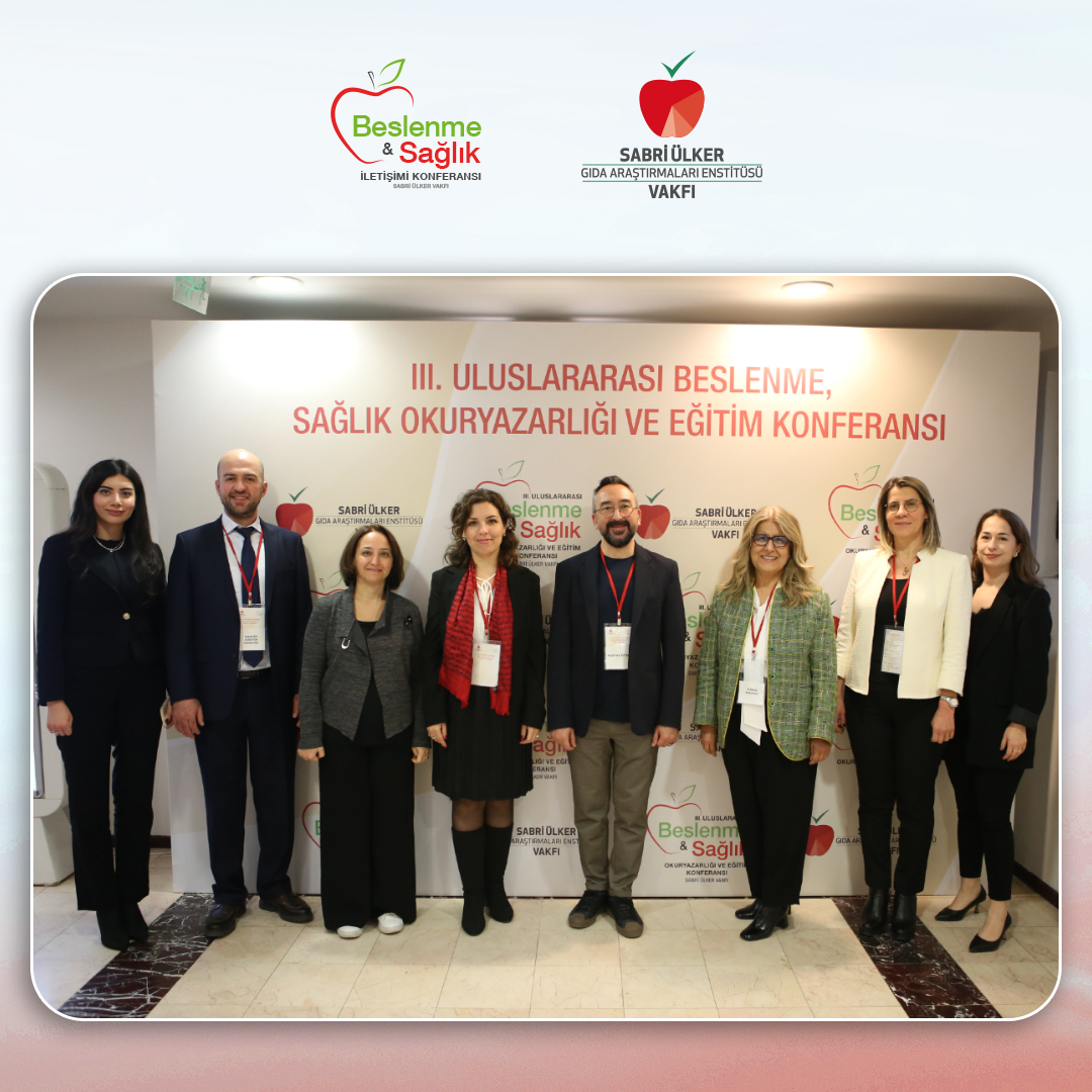 SabriUlkerVakfi's tweet photo. Türkiye ve dünyadan önde gelen profesyonelleri bir araya getiren 3. Uluslararası Beslenme, Sağlık Okuryazarlığı ve Eğitim Konferansı'na gösterdiğiniz ilgi için teşekkür ederiz! Konferansa ulaşmak için; https://t.co/vQo6ps83in https://t.co/cQBKCNACRJ