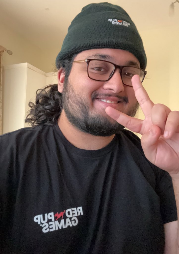 All ready and set for the <a href="/PlayRuneterra/">Legends of Runeterra</a> world championship!! Super excited today and obviously rooting for my boys at RPG to take it home
Big shoutouts to <a href="/ptashLOR/">Ptash</a> and <a href="/RedPupGames/">Red Pup Games</a> for sorting the beanie and tee, repping the boys all the way!!