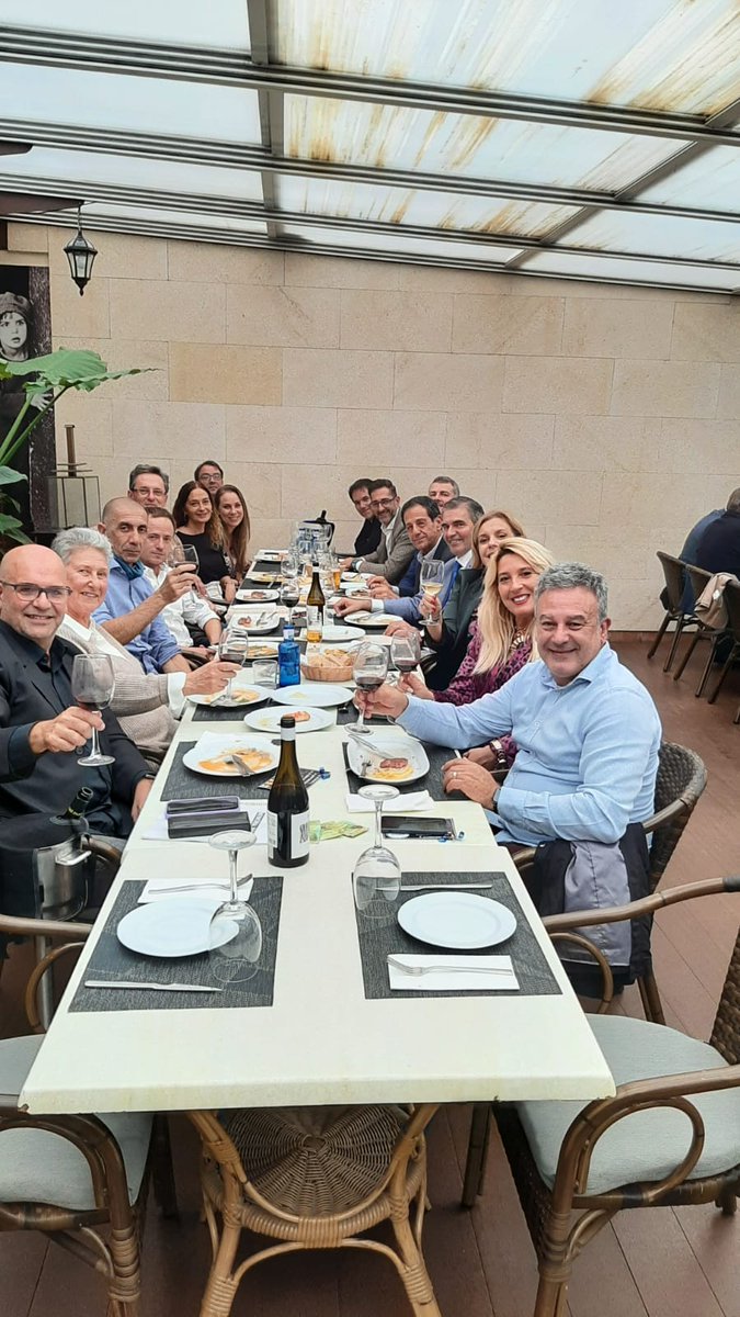 CeceiBalears's tweet photo. Tradicional comida de Navidad entre la Junta directiva de CECEIB y sus empresas colaboradoras #ceceib #educación #escuelaconcertada #escuelaprivada #clusteredu https://t.co/7kev80f8aw