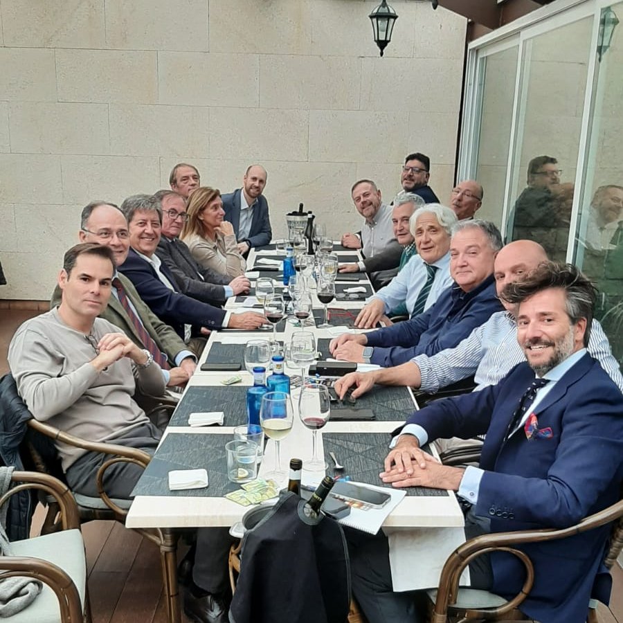 CeceiBalears's tweet photo. Tradicional comida de Navidad entre la Junta directiva de CECEIB y sus empresas colaboradoras #ceceib #educación #escuelaconcertada #escuelaprivada #clusteredu https://t.co/7kev80f8aw