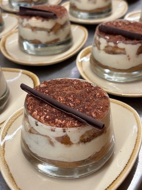 HurstCFood's tweet photo. VVVIP dinner last night....... https://t.co/WyqTMtMnPn