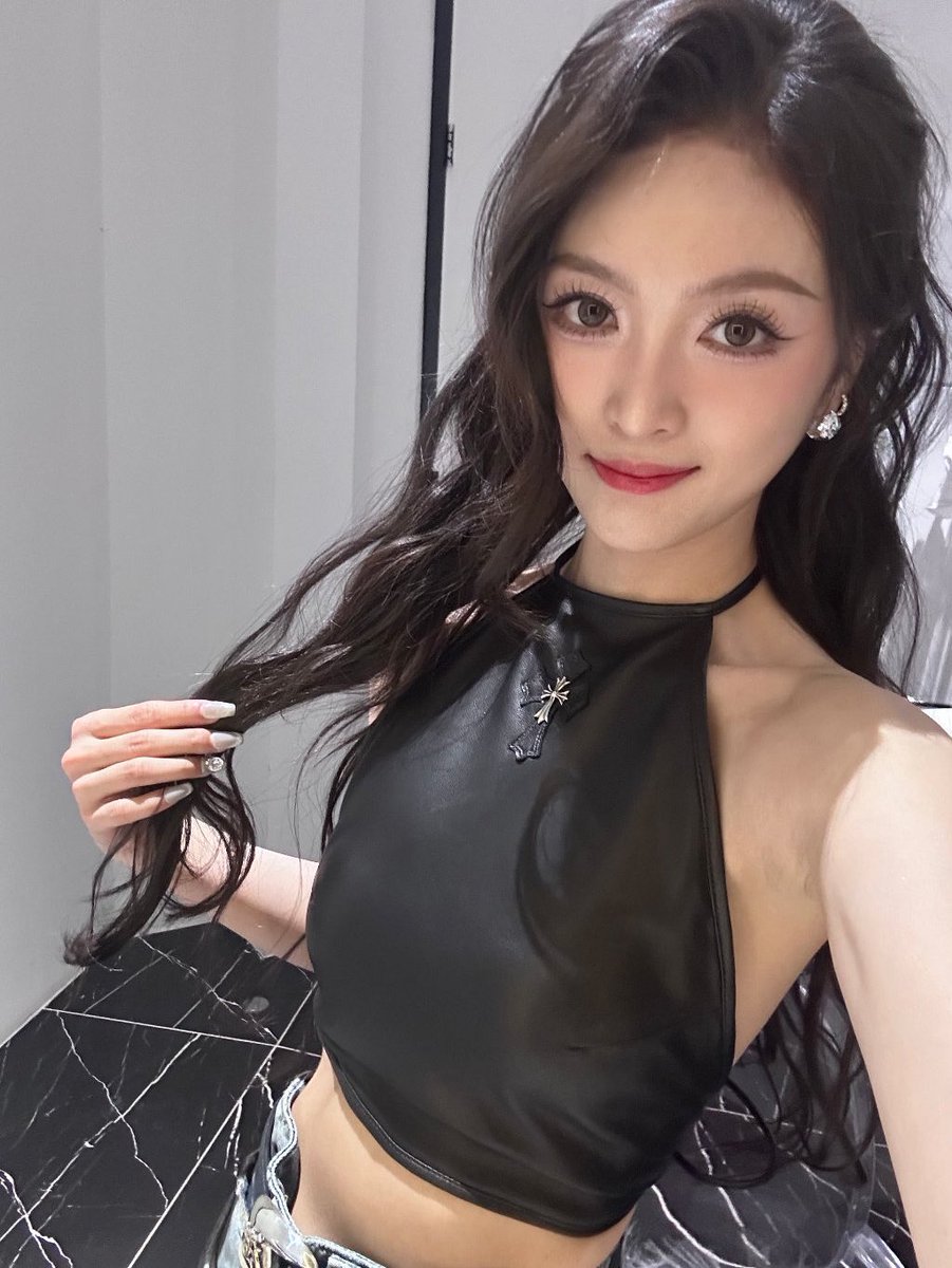 xuanyispics's tweet photo. https://t.co/WdGgfs5FlV
