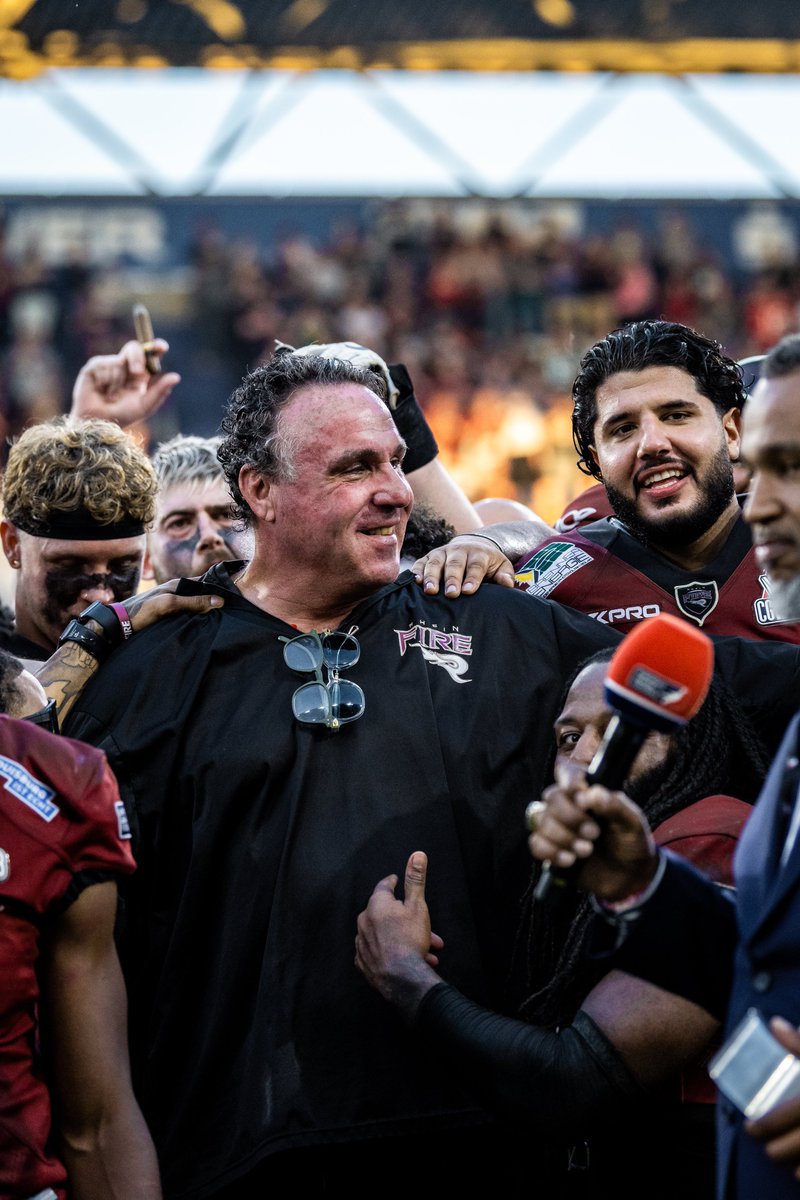 ELF_Official's tweet photo. We‘ve just got word that Coach Tomsula has some big news for us tonight 👀
Make sure to tune in to 𝗘𝗟𝗙 𝗟𝗜𝗩𝗘 𝘱𝘳𝘦𝘴𝘦𝘯𝘵𝘦𝘥 𝘣𝘺 𝘌𝘶𝘳𝘰𝘯𝘪𝘤𝘴 today at 7pm CET on YouTube and Twitch 📲 #ELFLive https://t.co/E2CZtuvGEk