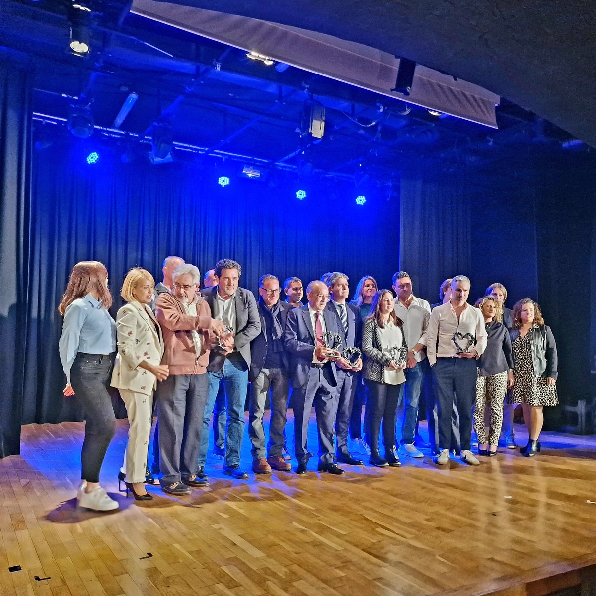GrupoCursach's tweet photo. ¡Increíble noticia para BCM! ⭐️

Nos complace anunciar que ayer fuimos galardonados como la Mejor Empresa Turística de Calvià en los premios de Ibeconomia.

Lee la noticia completa en el blog: https://t.co/AInI1uwuub

#bcm #ibeconomia #empresas #calvià #grupocursach #turismo https://t.co/gxJE9GCBNy