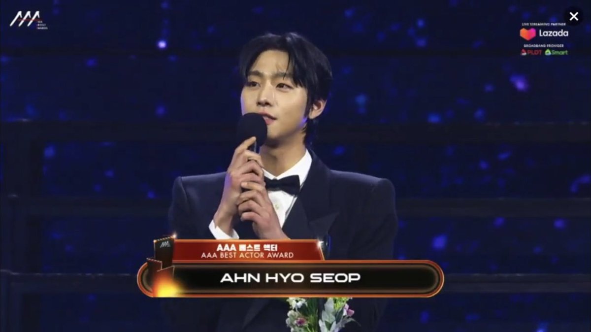 dailyahnhyoseop's tweet photo. Ahn Hyo Seop won 'Best Actor Award' at the 2023 Asia Artist Awards! Congratulations @ThePresent_twt 👏🏻

#AhnHyoSeop #안효섭 
#AHNHYOSEOPat2023AAA  
#AAA2023inPH #2023AAA #AsiaArtistAwards2023 https://t.co/XRDYa7jcNM