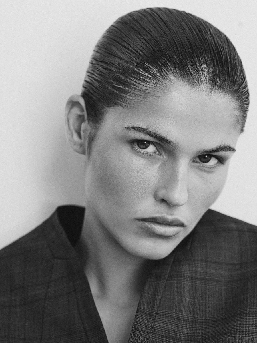 clearmodelsmgmt's tweet photo. Julieta captured by Sylwia Szyplik.

#clearmanagement #clear https://t.co/G7gXnOI47B