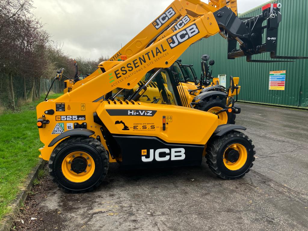 GunnJCB's tweet photo. Thank you to Essential Access Platforms for their continued business!
Pictured here is their 4 new #JCB Telehandlers arriving !
Call Kieron Belshaw to discover more about our range of JCB Telehandlers: 07740 826175
#gunnjcb #loadalls #telehandlers #new #customerappreciation https://t.co/A48F1nx0Qs