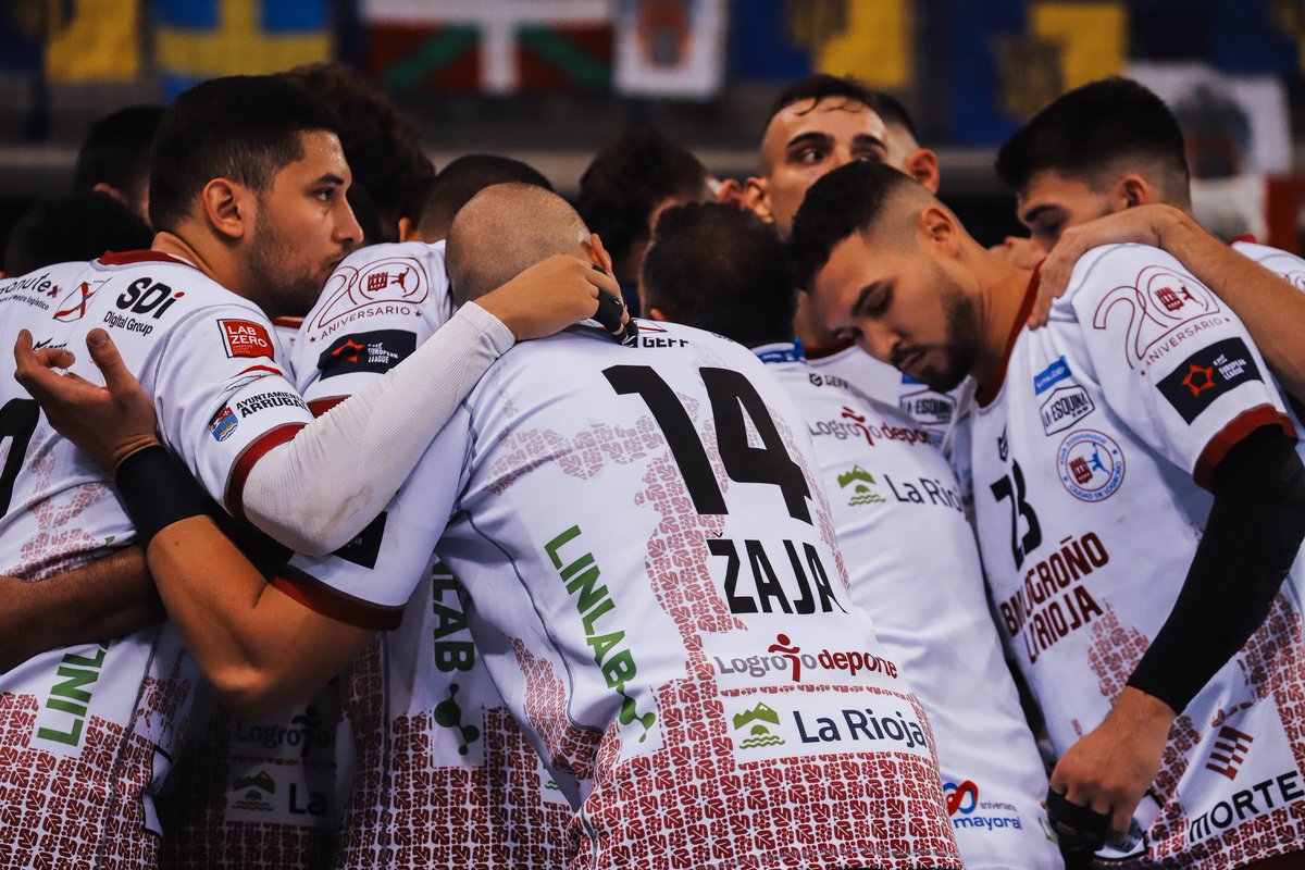 ciudadlogronobm's tweet photo. ℹ️ @RFEBalonmano ya ha dado a conocer sus horarios para la #CopaESP2023 🔥 
🏟️ Irun, 16 de diciembre sábado, a las 17H00, nos veremos las caras contra @CDBidasoaIrun 
🚗 ¿te veremos en el partido? 

#larioja #logroño #balonmano #rfeb #copadeespaña https://t.co/VkOfbTucVu