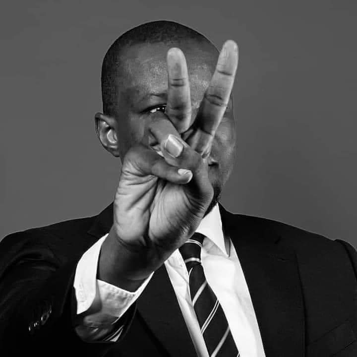 GomezEdyJr1's tweet photo. Les obstacles n'empêcheront pas sa candidature. Il est l'homme de situation qui a proposé un projet pour changer le visage de cette nation. Ce ne sont pas vos magouilles qui arrêteront la mer et ses bras.
#FreePROS
#Focus2024 https://t.co/85tL13F4E2