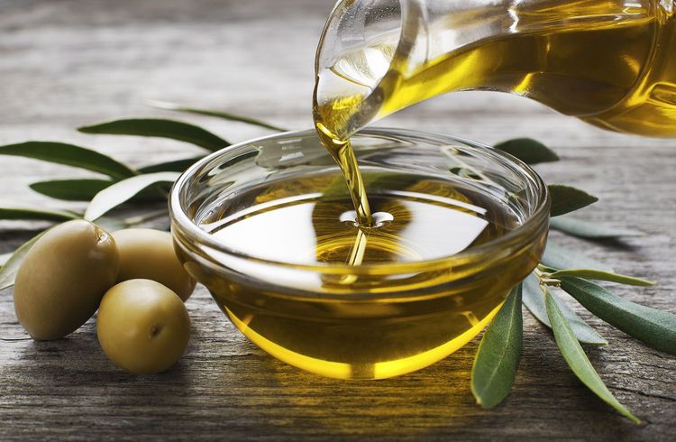 akt.ie/uxru Olivenöl-Preise auf Rekordniveau! Trockenheit und Ernteausfälle treiben Kosten. #Olivenöl #Preisanstieg #Südeuropa #Ernteausfall #Teuerung #Krise