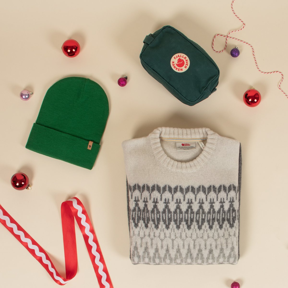 Looking for the perfect gift? We have you covered - from cosy knitwear, to stocking fillers - you are bound to put a smile on your loved ones face with Fjallraven. A gift that will stand the test of time.

#MyFoxBag #FjallravenKanken #MyKankenBag