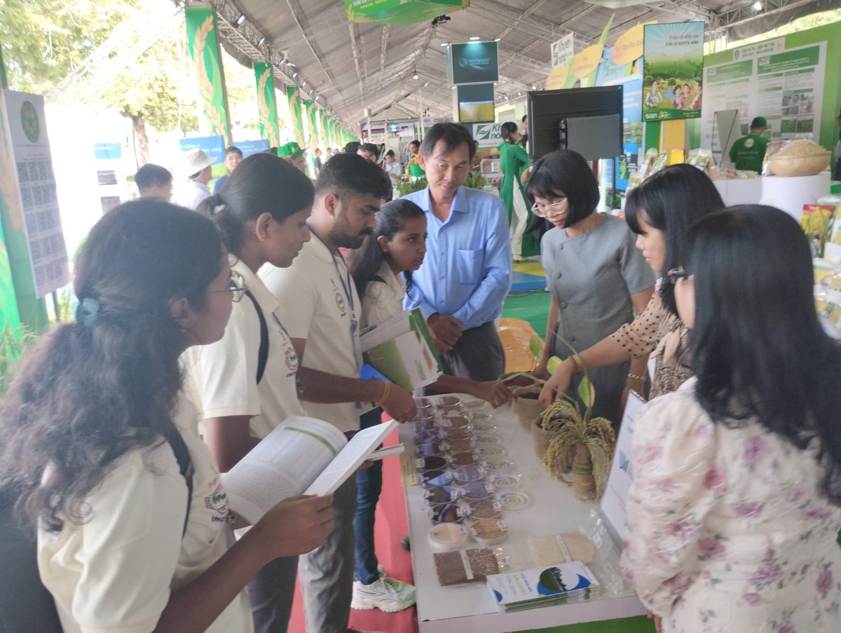 CCsawm's tweet photo. Students from MPKV are set to shine at the Vietnam Rice Industry Festival - Hau Giang 2023, all thanks to the support of @IcarNahep @rakesh_chandra @anuagrawal_icar  International training opens doors, and we're proud to see these scholars making their mark on the global stage https://t.co/AttZEhBwxc