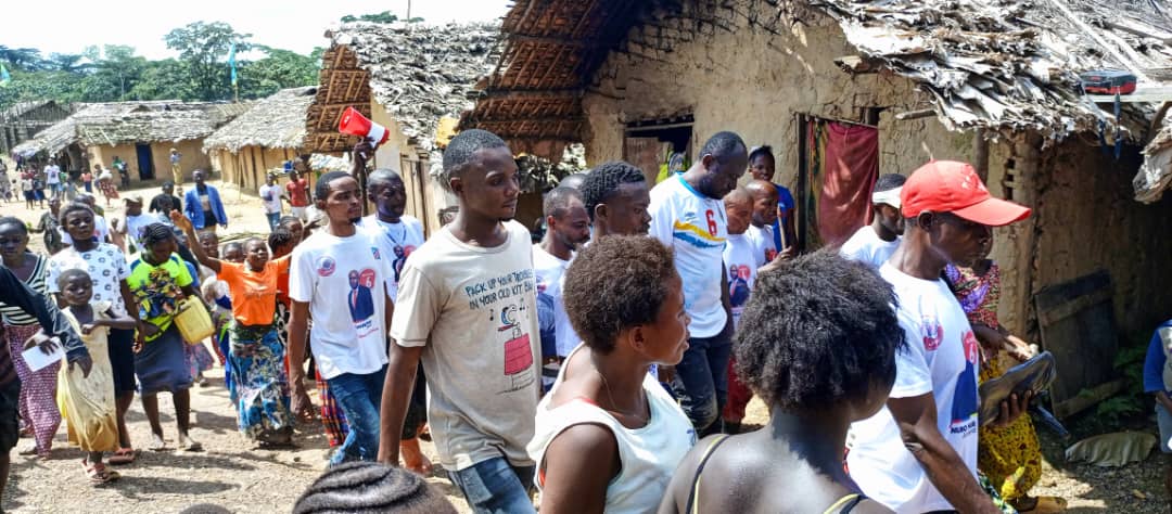 juvenalmunubo's tweet photo. En communion avec mes électeurs du village #Lubiringa près de #Obaye(territoire de Walikale, Nord-Kivu). -JM
Votez tous MUNUBO le No 6 à la Députation nationale ✌️ https://t.co/fqiqGbIEor