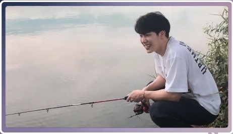 NUMINT091's tweet image. :  ถ้าพรุ่งนี้ ไม่ได้ทำงานเกี่ยวกับวงการบันเทิงแล้วจะทำไรต่อ

น้องวอ : พักผ่อน3 วัน😂 แล้ว 1.ทำการเกษตร 2. ปั่นเซรามิก 3.ตกปลา🤍🤏🏻🌷

ความคิดของน้องคือเรียบง่าย สงบมาก ฮือออ 
 #ChairstosharexWarwanarat #warwanarat @warwanarat