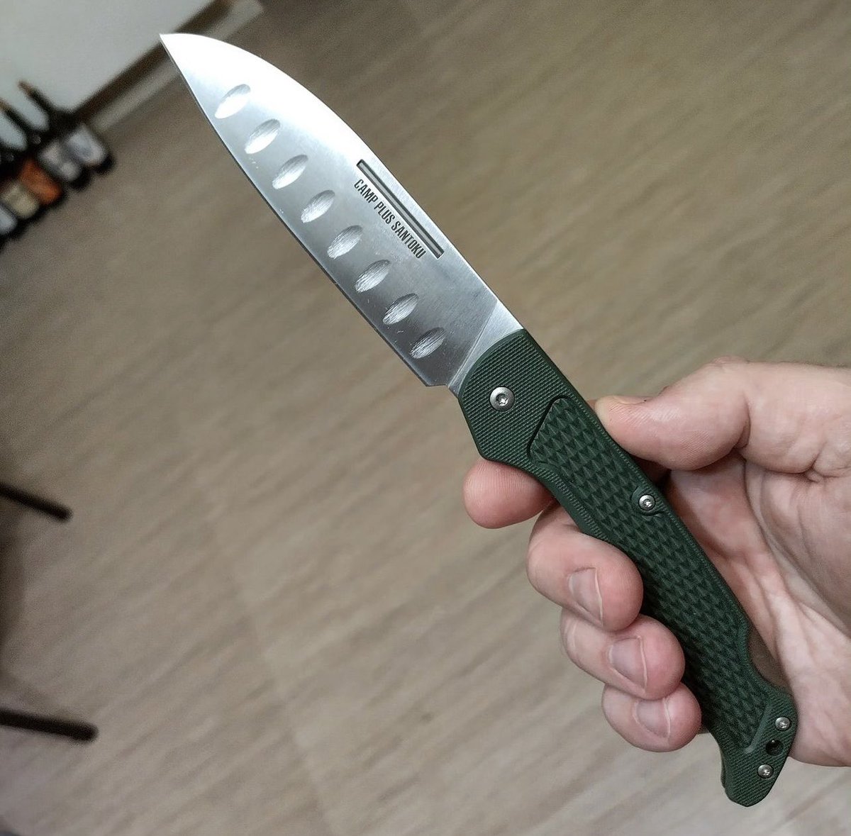 OntarioKnife's tweet photo. These thin profiled #CampPlusSantoku are amazing for adapting to your travel &amp; cooking needs! Also available as #ChefKnife &amp; #BreadKnife! 👌🏽🔪
Legacy. Adventure. Explore. 
#ontarioknifecompany #ontarioknife #ontarioknives #ontarioknifeco #OKC1889  #hunting #camping #hiking https://t.co/5JEn7R1fl0