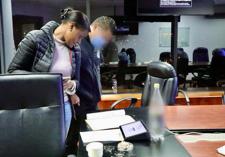 IpeNoticias's tweet photo. #URGENTE | 🇪🇨 El presidente del Consejo de la Judicatura, Wilman T., fue detenido esta madrugada dentro del caso #Metástasis donde #fiscalía investiga el delito de delincuencia organizada con la infiltración del narcotráfico en los órganos de justicia. #Quito #EnDesarrollo #IPE https://t.co/K3bpfepvoe