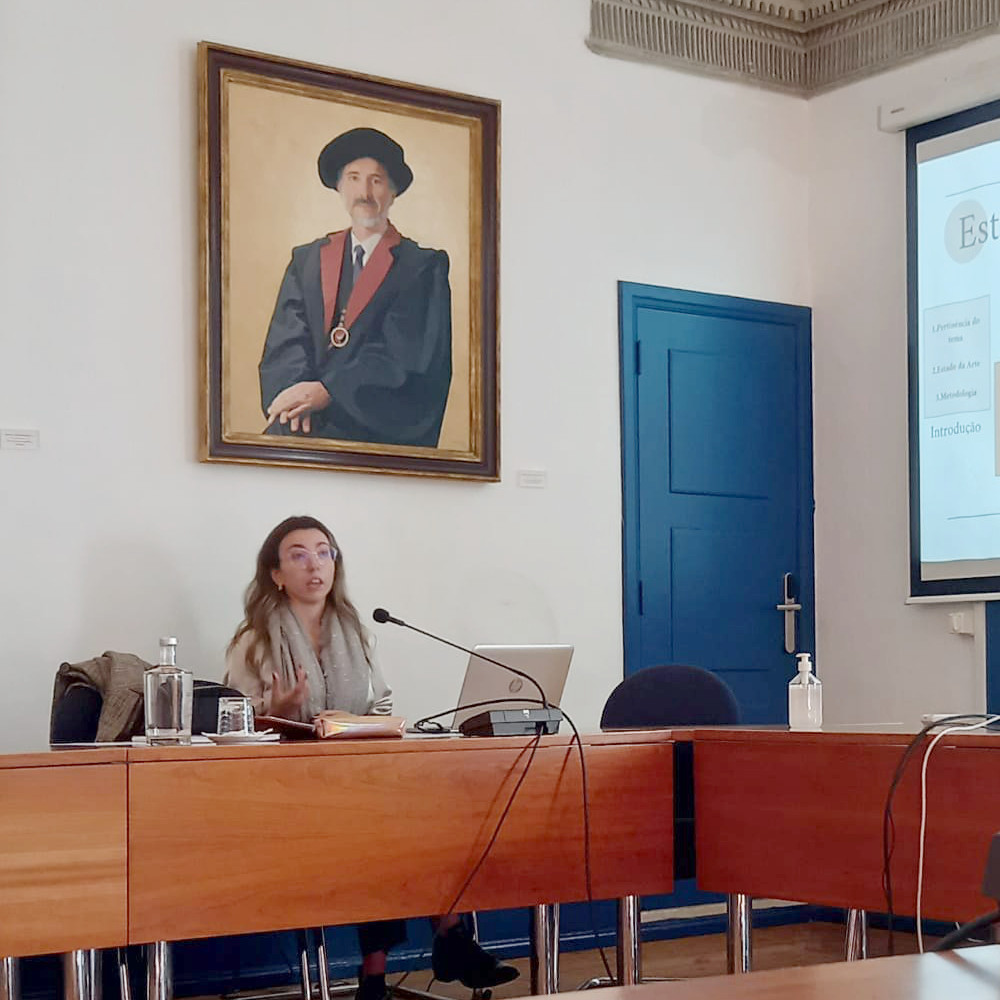 ihc_fcsh's tweet photo. 👩🎓 Congratulations to Liliana Caldeira, who completed her masters degree with a dissertation that was the product of her research about the geographical and cultural itineraries of non-European objects in the National Museum of Archaeology, part of the #TRANSMAT project. 👏👏👏 https://t.co/cOCiT9ue2q