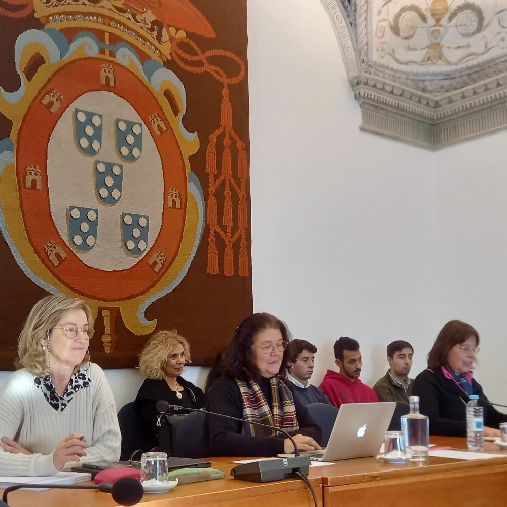 ihc_fcsh's tweet photo. 👩🎓 Congratulations to Liliana Caldeira, who completed her masters degree with a dissertation that was the product of her research about the geographical and cultural itineraries of non-European objects in the National Museum of Archaeology, part of the #TRANSMAT project. 👏👏👏 https://t.co/cOCiT9ue2q