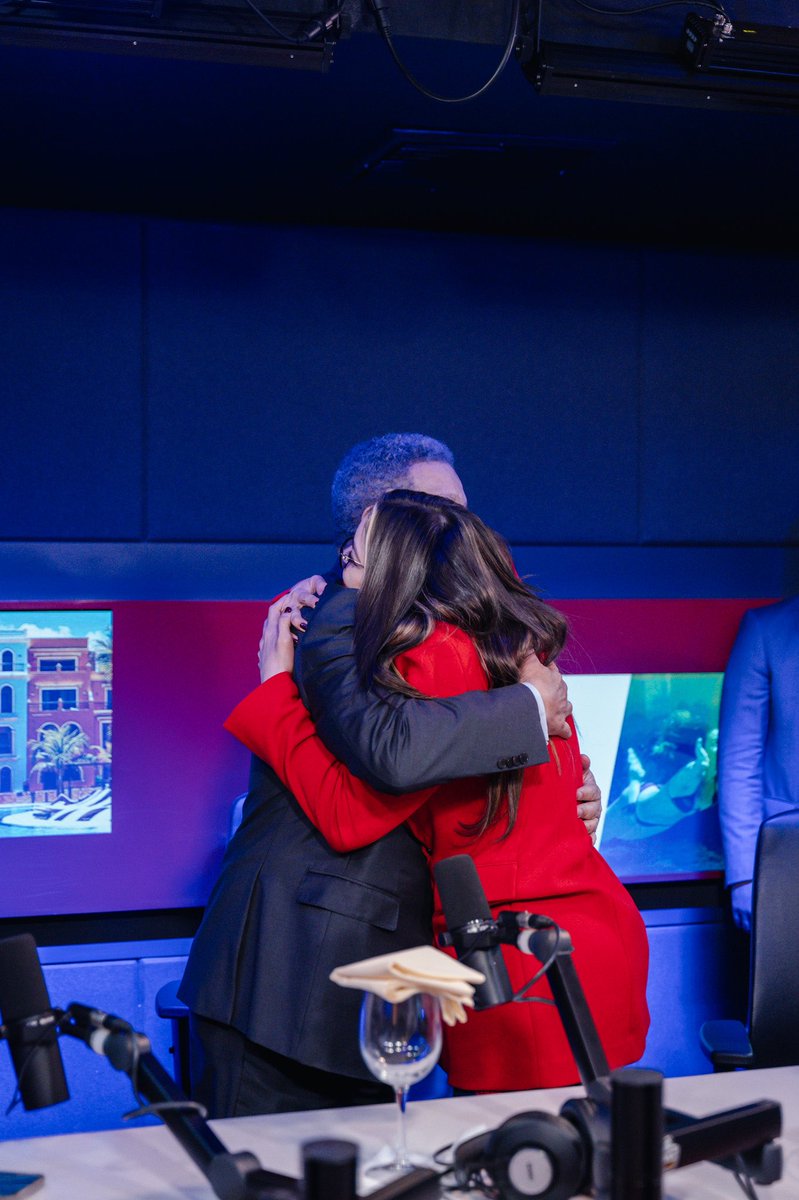 Esto no es radio tweet media