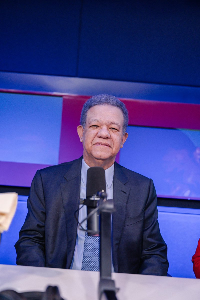 Esto no es radio tweet media