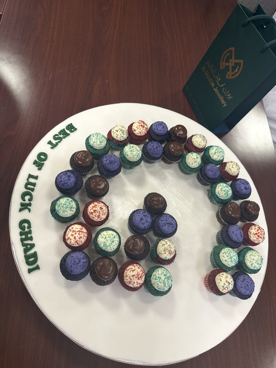 SawsanT's tweet photo. @munchbakery I ordered 40 mini carrot cakes and this is what was delivered. I don’t accept such delivery and bad quality. I ALREADY raised a complaint and I hope to receive a feedback on this https://t.co/Xa012Ck9Qa