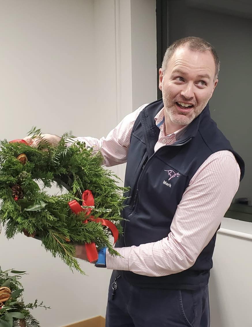 It was time to Spruce things up at team Movement on Monday evening. Our team had a tree-mendous time putting together home made wreaths with materials foraged from our gardens. Snow better way to start the festive period!