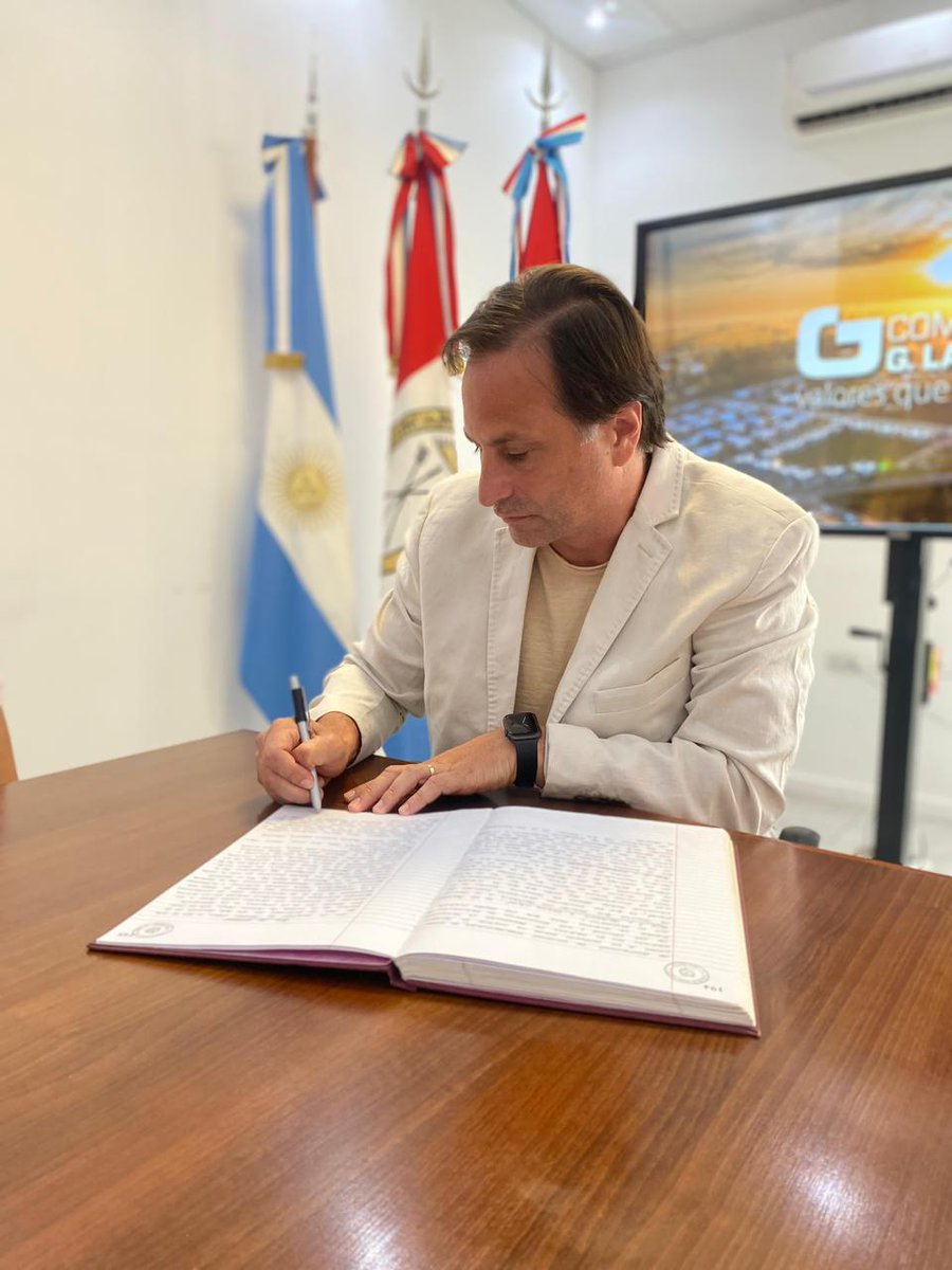 estferri's tweet photo. Renovamos el compromiso con Gral. Lagos

#asunción 
#política https://t.co/R0fpP48NL2