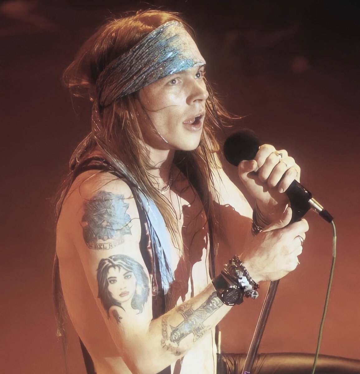 axlrosedaily) / Posts / X