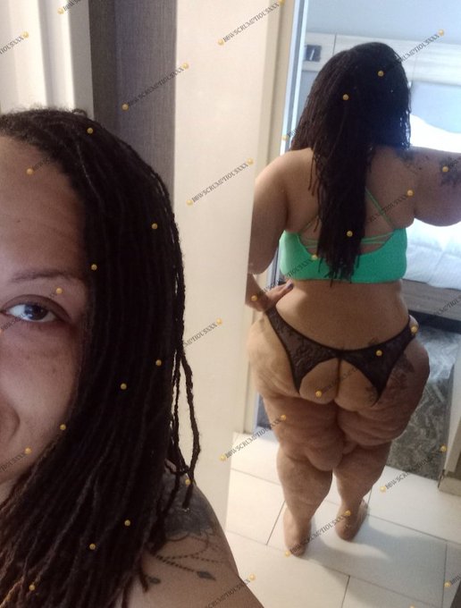 Shes still there!! 😉😉 https://t.co/Lb0leLgbYQ