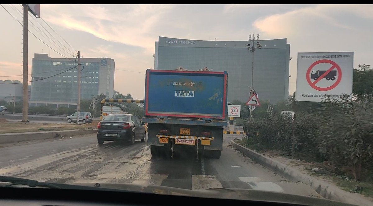 Tripti Singh 🇮🇳 tweet media