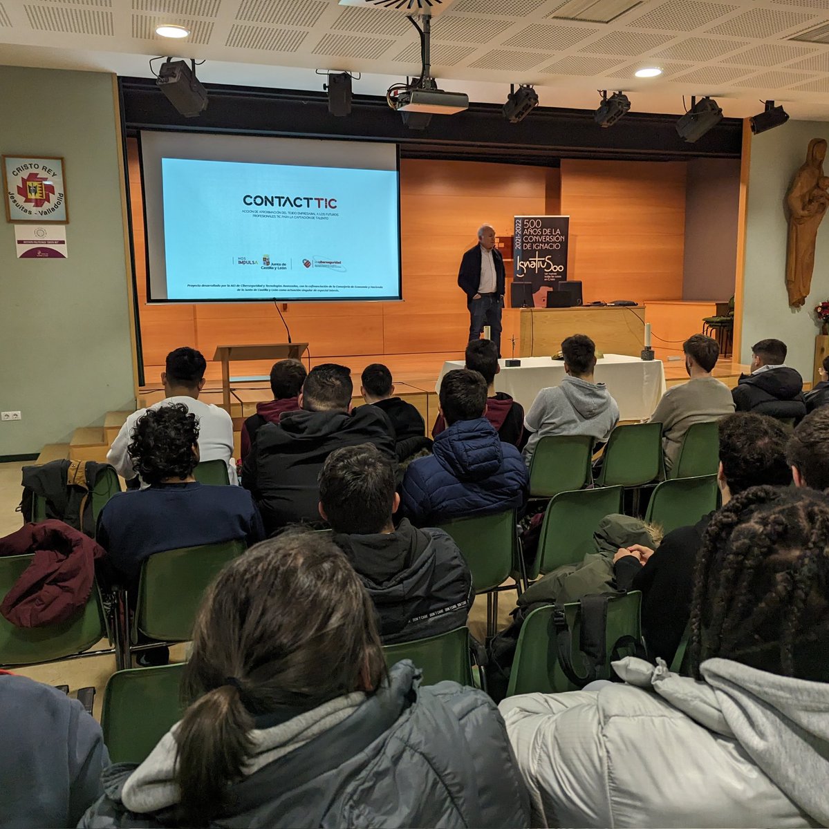 ➡️ Hoy da comienzo el Proyecto #ContactTIC con alumnado de Informática y Telecomunicaciones de nuestro centro.

Este proyecto de @aeiciberseg acerca a los centros de FP las empresas del sector #TIC en búsqueda de talento.

👉 Hoy nos visitan:
- <a href="/luceit/">Luce Innovative Technologies</a>
- <a href="/HardtronicST/">Hardtronic</a>

¡Gracias!