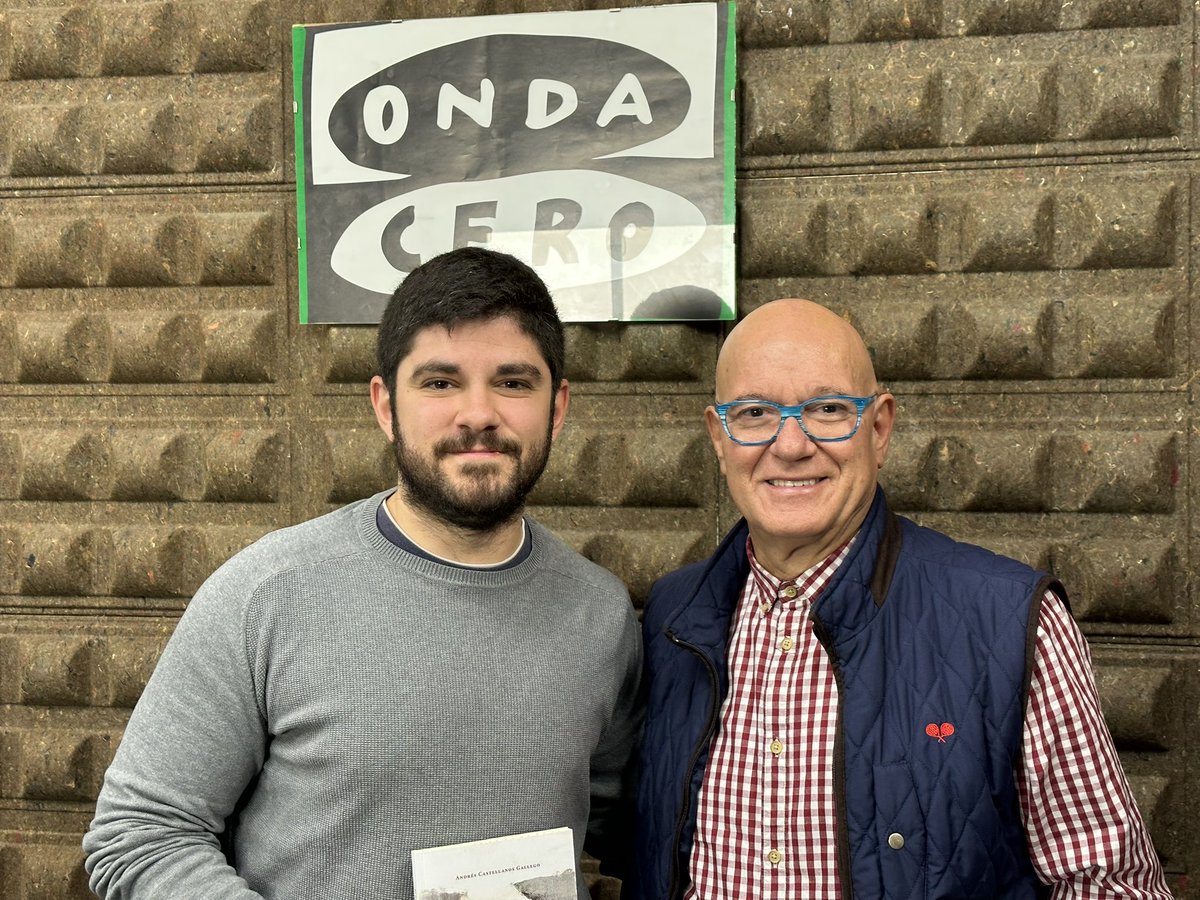 imas_tv's tweet photo. El joven docente y escritor Andrés Castellanos nos presenta su primera novela: memoria. En Imás Televisión y Onda Cero Puertollano https://t.co/KivKVrV1jw