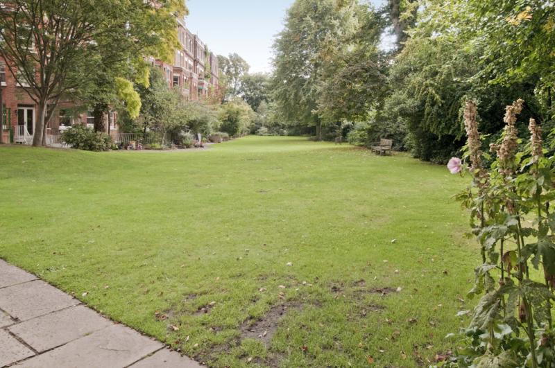 KayeandCarey's tweet photo. 💥ThrowbackThursday💥

SOLD: Old Brompton Road, South Kensington, London, SW5 0AN

Are you on the market and not yet sold? Let us help you get moving....

#Estateagent #Agent #Property #Home #Sold #besthouses #homesearch #househunting #LondonProperty https://t.co/T7Rica6JT4