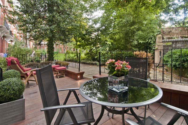 KayeandCarey's tweet photo. 💥ThrowbackThursday💥

SOLD: Old Brompton Road, South Kensington, London, SW5 0AN

Are you on the market and not yet sold? Let us help you get moving....

#Estateagent #Agent #Property #Home #Sold #besthouses #homesearch #househunting #LondonProperty https://t.co/T7Rica6JT4