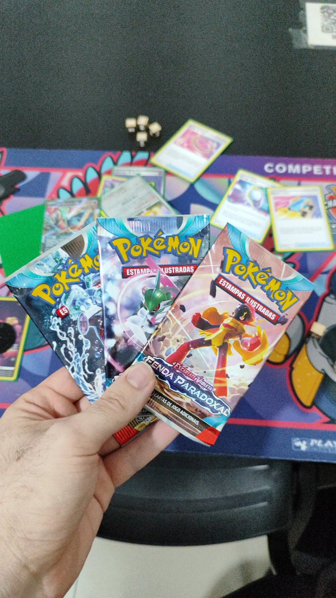 star_tih's tweet photo. Meu primeiro TOP 4 num League Challenge aqui em Campinas (disputadíssimo como sempre). Premiação simbólica, mas o que vale são os pontinhos. Lost Zard com Roaring Moon! https://t.co/1CPdpgyQV1