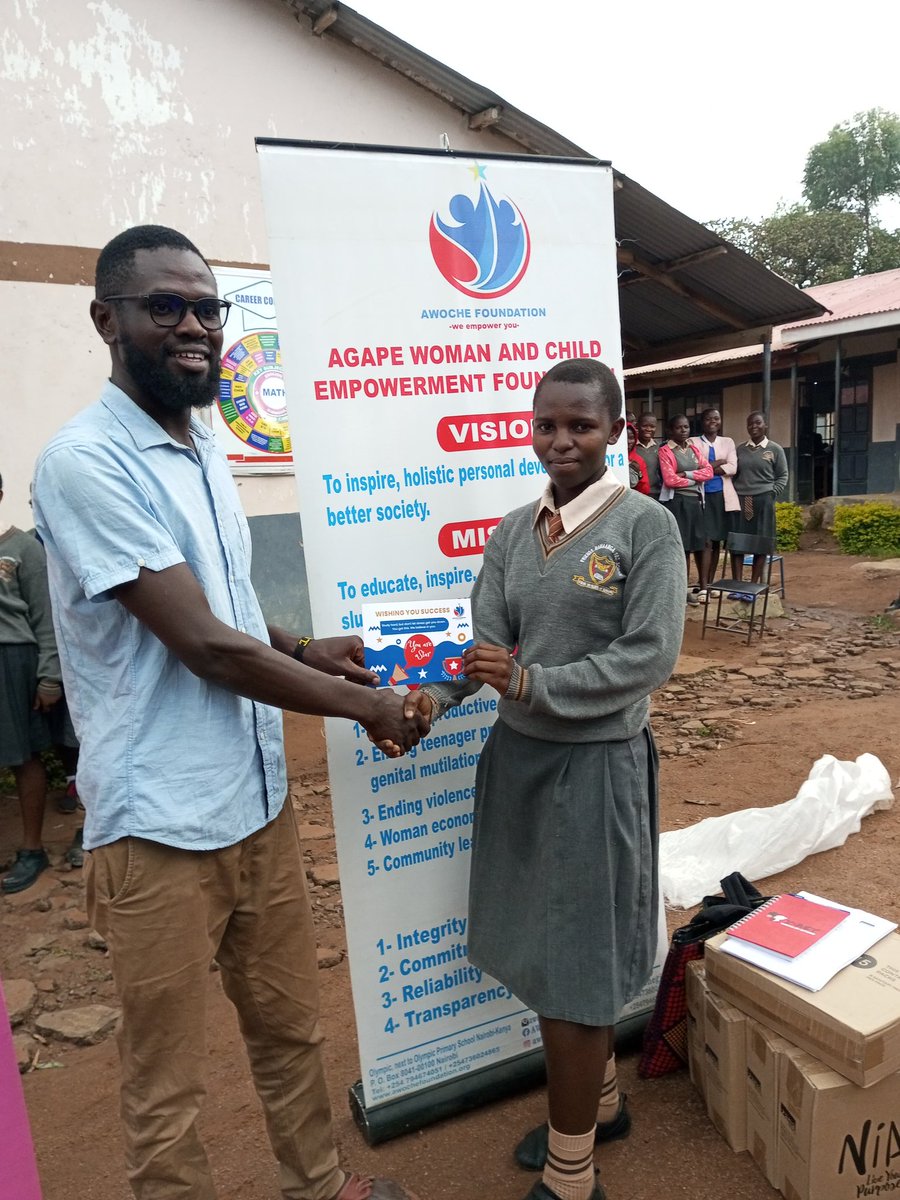 mamba_odunga's tweet photo. For 2 months, I've happily joined AWOCHE Foundation, expanding their reach from Nairobi to Bungoma, Kenya, empowering teen girls &amp; mothers on sexual health and Ending violence https://t.co/Xcw1aAFLcQ