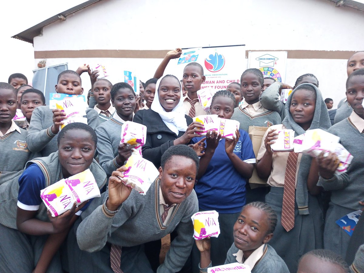 mamba_odunga's tweet photo. For 2 months, I've happily joined AWOCHE Foundation, expanding their reach from Nairobi to Bungoma, Kenya, empowering teen girls &amp; mothers on sexual health and Ending violence https://t.co/Xcw1aAFLcQ