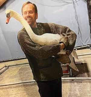 Look out for Hawkins, Warden of Swans (most important job in Royal Household!) in #TheCrown (S6 Ep6 dir stunningly  by #ErikRichterStrand) + I got to hold a #swan (tho clearly too scene-stealy for final cut😄) #SwanUpping #NextLevel #lifegoal #FeatherinmyCap 🙏 <a href="/SterneCasting/">Robert Sterne Casting</a>