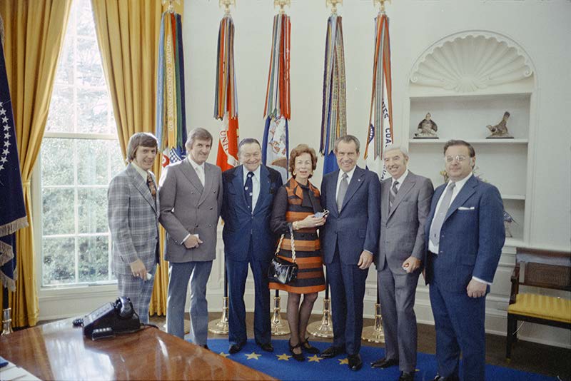 #Nixon50 #OTD 12/14/1973 President Nixon met with country & western entertainer-actor Tex Ritter and members of the Country Music Association. Mr. Ritter presented the President with a recording entitled 'Thank You, Mr. President' from @CountryMusic (WHPO-E1976-06)