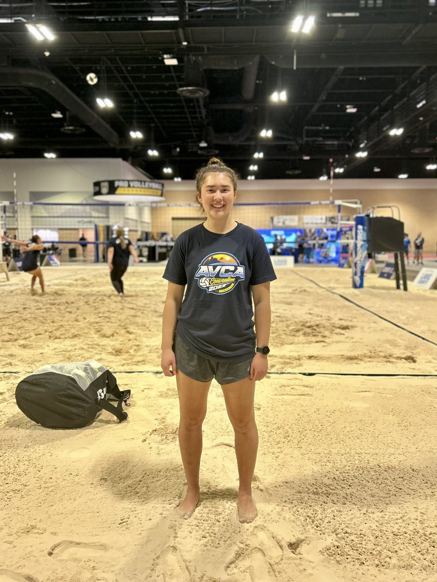 1 of the hardest working SA’s I know! Amber was awarded a scholarship to be a demonstrator @ the @AVCAVolleyball convention! So proud Ambie!
