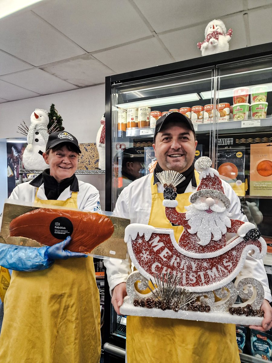 Come on down to our Bow Street Shop and soak in the joyous atmosphere of the holiday season! Carlos and his team are here to provide you with the finest Baily and Kish smoked salmon for your Christmas celebrations. Our shelves are fully stocked, so you can place your orders now!