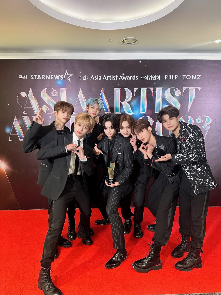 CONGRATULATIONS HORI7ON!

A well-deserved recognition of these wonderful boys was given at the 2023 Asia Artist Awards. Congratulations on winning AAA's FOCUS AWARD. Your hard work and dedication are seen and we cannot be more proud of this.
Into the horizon, you go! 

DREAM