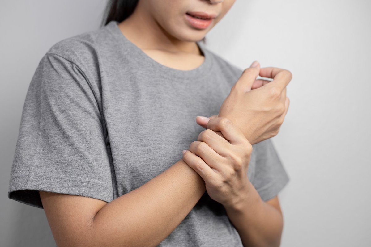 Is persistent joint pain leading you to rely on over-the-counter pain medications? Uncover the root of your discomfort with the 14-3-3η blood test for Rheumatoid Arthritis. augurex.com/are-you-at-ris…
