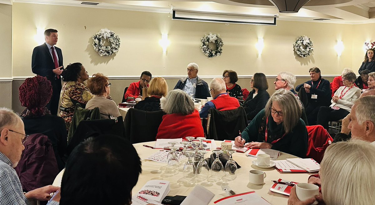 AARPCT's tweet image. Thanks to @SeanScanlonCT for joining our volunteers today as we review the 2023 legislative session &amp;amp; plan for 2024! Retirement security, affordable Rx drugs &amp;amp; more are top of mind! @AARPadvocates @JohnValleyGuy @aedoroghazi