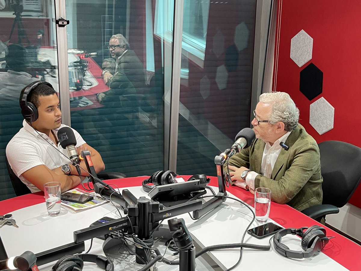 IMoney Radio (@imoneyradio) on Twitter photo Agradecemos sinceramente a <a href="/guarocuyafelix/">Guarocuya Félix</a> por haberse unido a nosotros en nuestro programa de economía. Su participación ha aportado una gran perspectiva y conocimientos valiosos. ¡Muchas gracias por compartir su tiempo y experiencia con nuestra audiencia!! Agradecemos sinceramente a <a href="/guarocuyafelix/">Guarocuya Félix</a> por haberse unido a nosotros en nuestro programa de economía. Su participación ha aportado una gran perspectiva y conocimientos valiosos. ¡Muchas gracias por compartir su tiempo y experiencia con nuestra audiencia!!