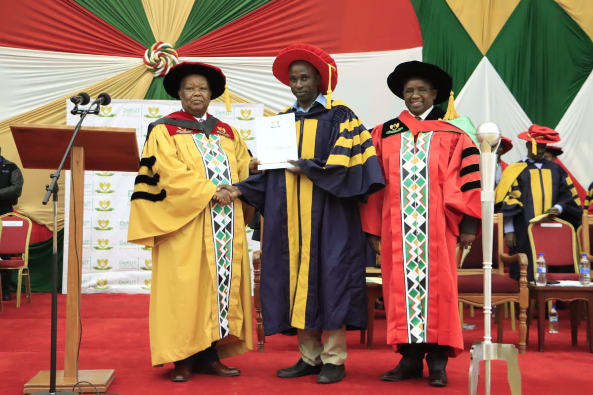 DeKUTkenya's tweet image. Rehearsing the steps, savouring the moments awaiting the graduation tomorrow from 8 am at DeKUT Main Campus, Nyeri.

 #GraduationDay #DeKUT #Memories #Achievement #ProudMoment #DeKUT15thGrad