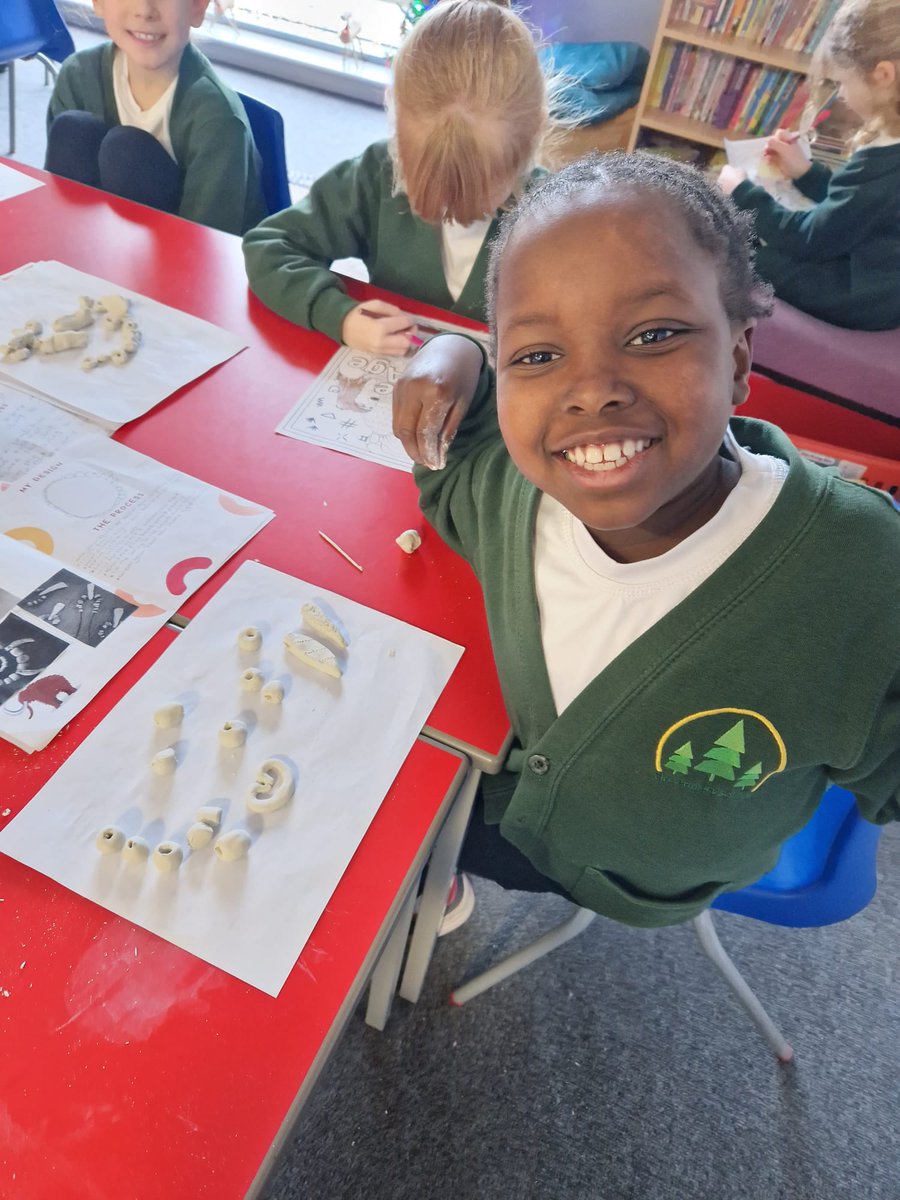 #Year3elder loved their D&T project experimenting with clay and researching Stone Age jewellery! #teamwork